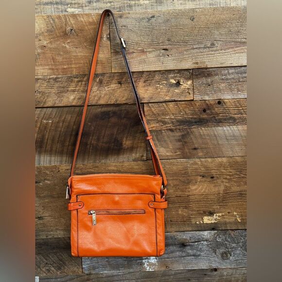 π§‘β Bright Rich Orange Pebbled Leather Crossbody Bag π§‘
Lots of pockets - Picture 1 of 16